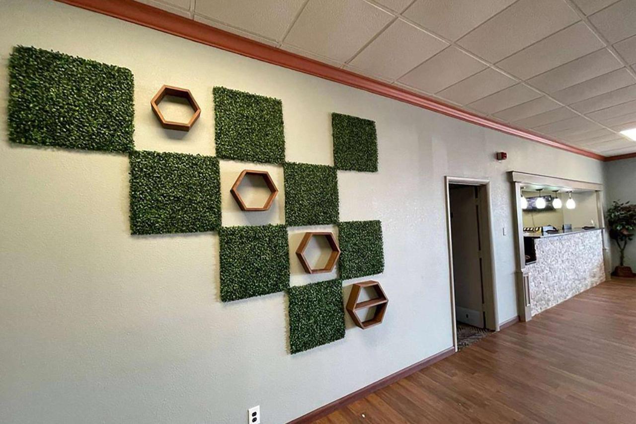 Days Inn & Suites By Wyndham Springfield Oh Экстерьер фото