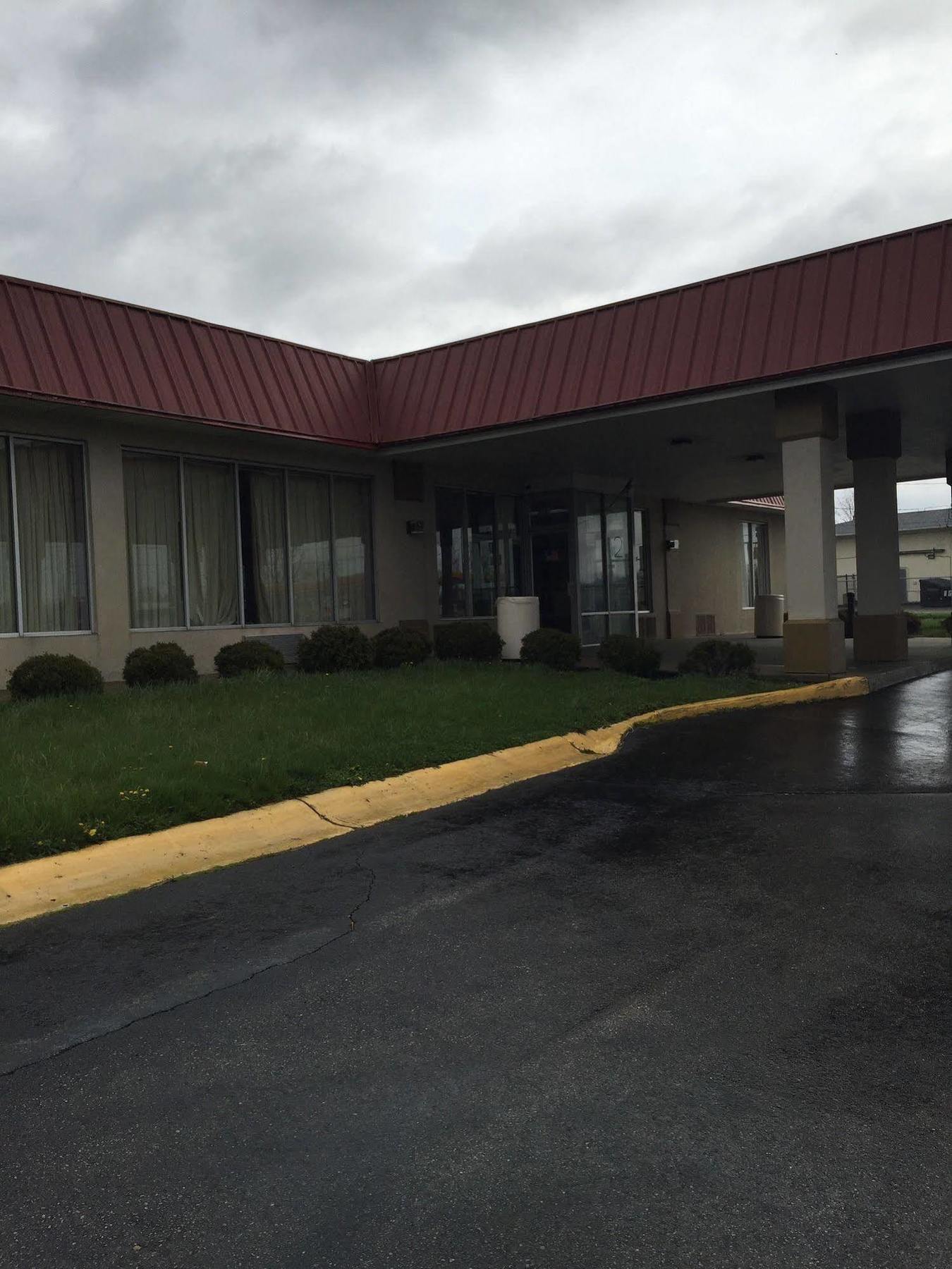 Days Inn & Suites By Wyndham Springfield Oh Экстерьер фото